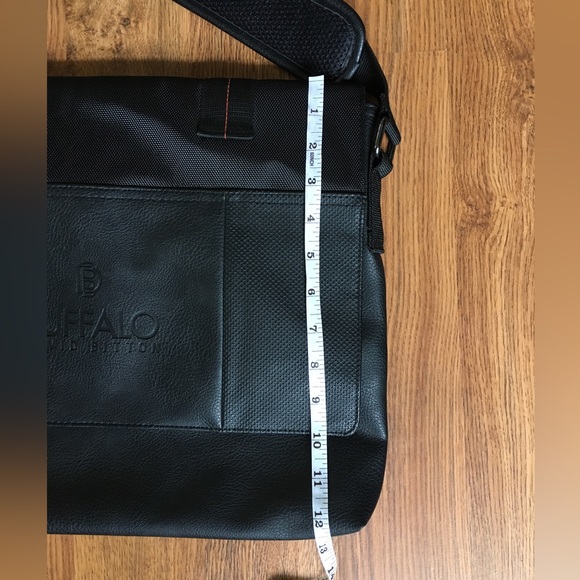 Buffaloes by David Bitton black 16in laptop bag - Picture 10 of 10